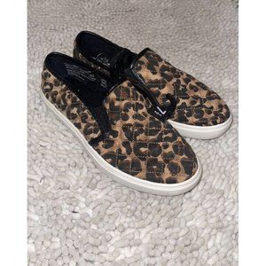 Time & Tru Leopard Print Shoes Womens size 7 1/2 Memory Foam Slip On Sneakers